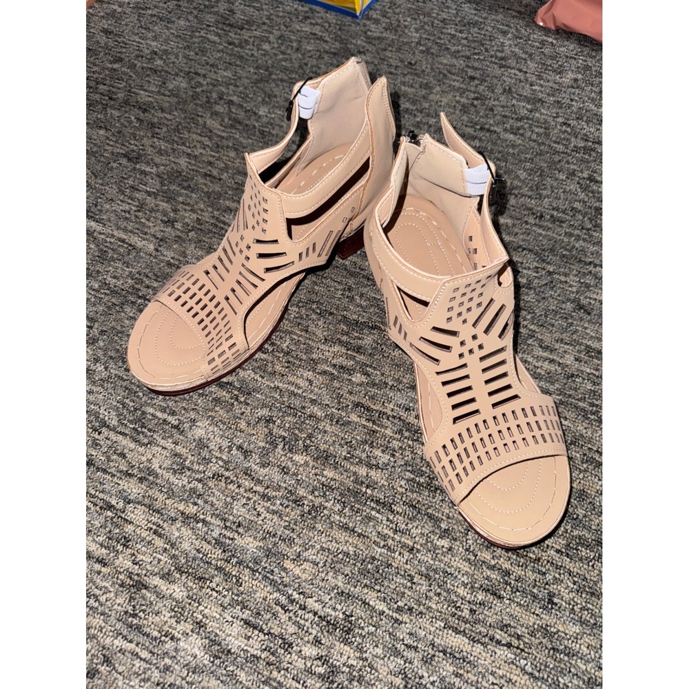 Beige Laser Cut Peep Toe‎ Ankle Boot Sandals Block Heel Size 41 NWOT